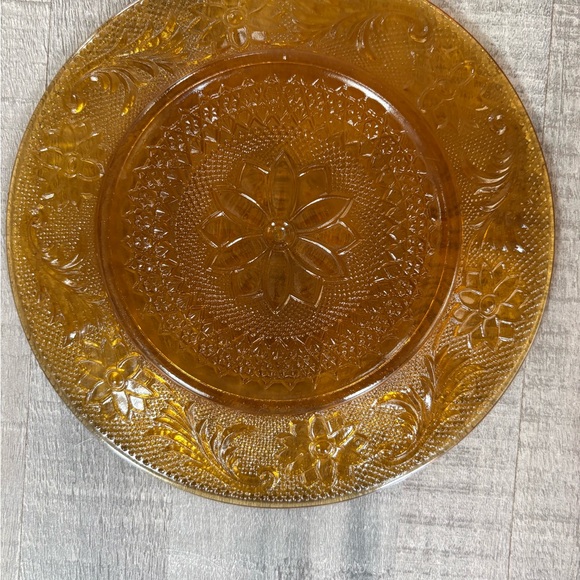 Indian Glass Co. Daisy Pattern Amber Glass Decorative Plate - Picture 3 of 4